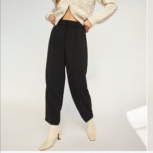 ARITZIA, Wilfred - Carrot Pant SOLD